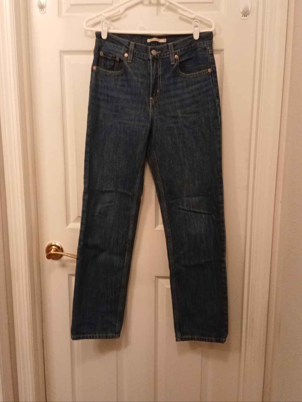 Levi’s Low Pro Straight Leg Jeans Women's Size 26 Medium Wash Blue 90s Relaxed
